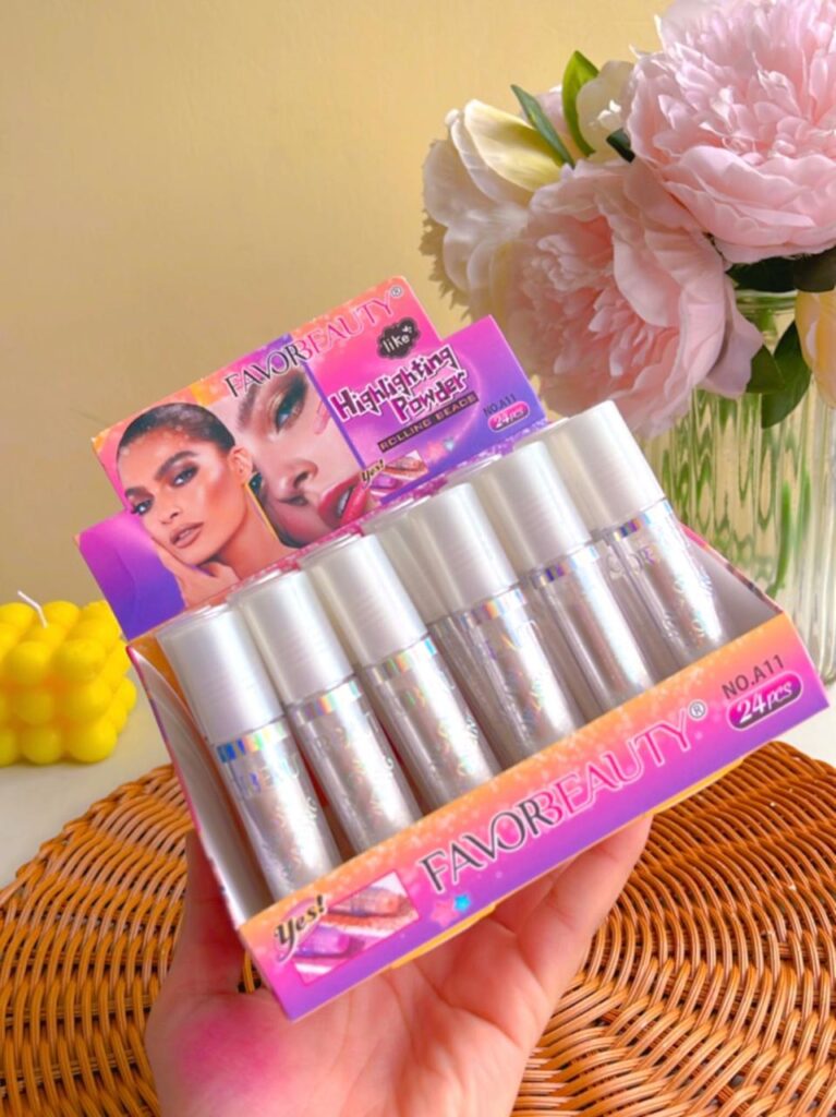 Polvo de Hadas Roll On con glitter y aplicador en roll-on para rostro y cuerpo.